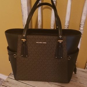 Michael Kors Voyager Tote Bag